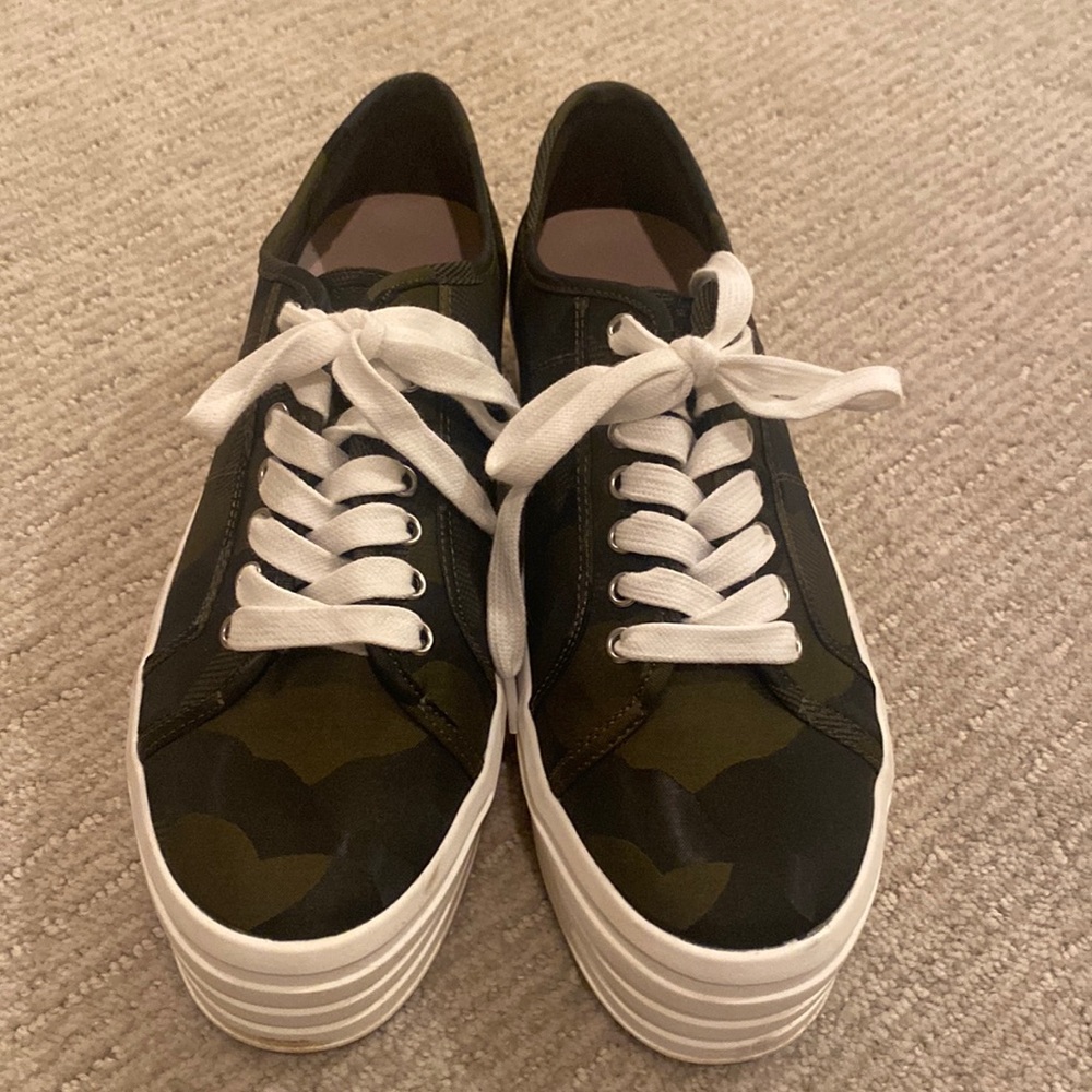 Gianni Bini platform sneakers